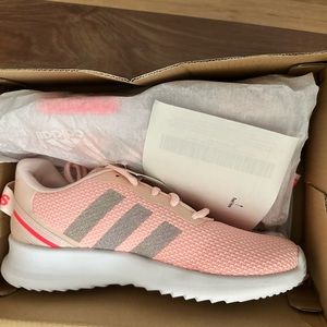 Womens adidas running shoe size 5